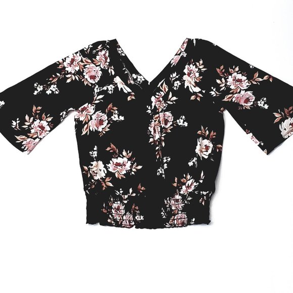 AMERICAN RAG Double V 3/4 Sleeve Top - Picture 2 of 5